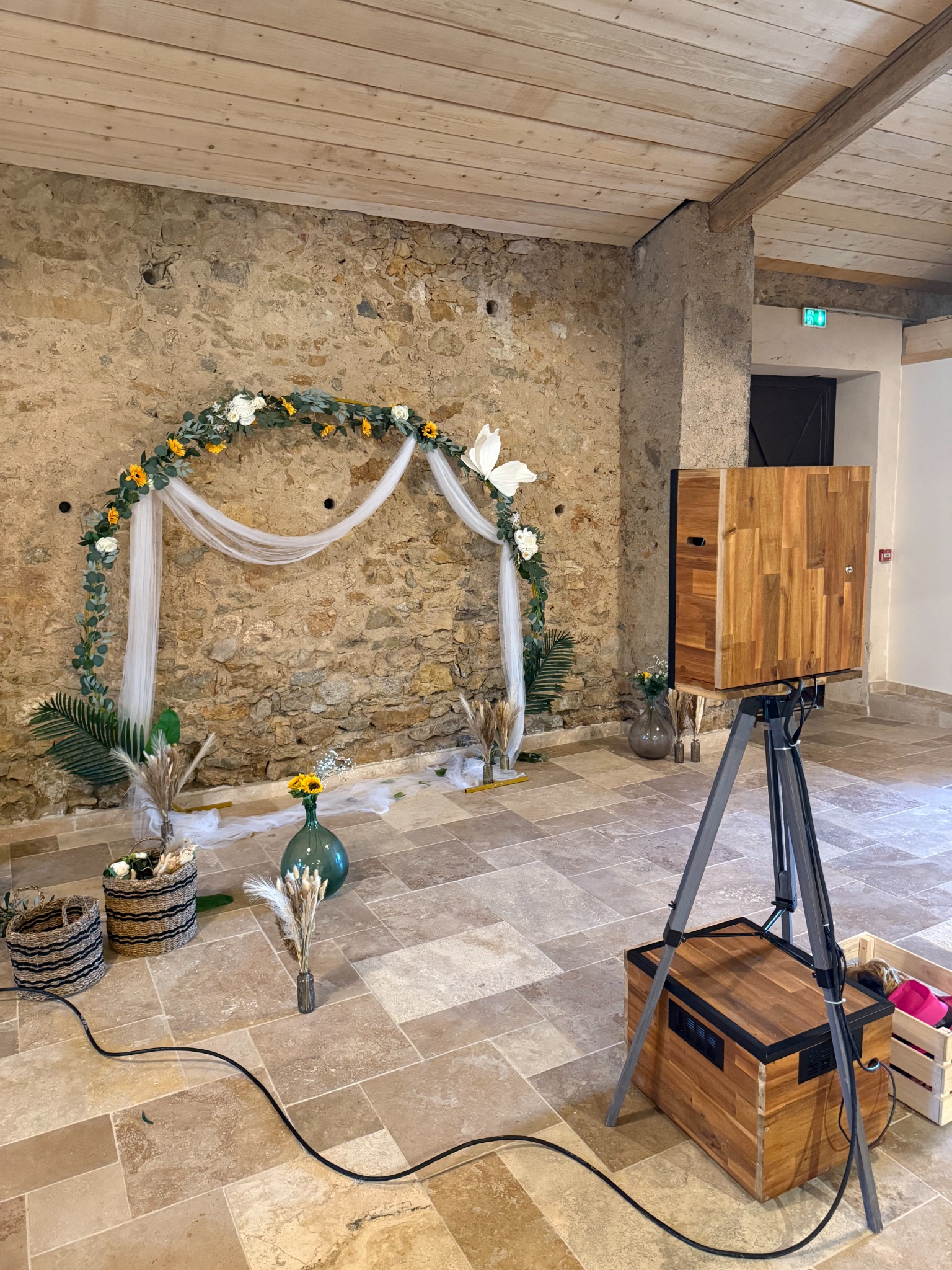 Photobooth mariage dans le Var avec décoration bohème